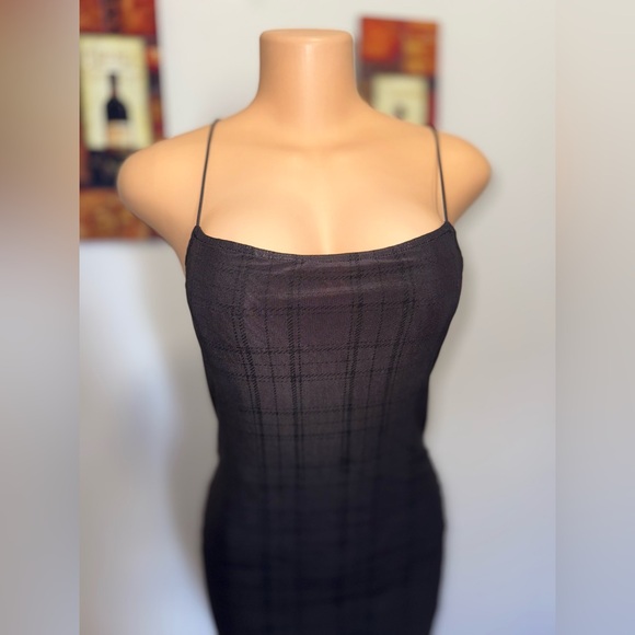 61 DIVIDED H & M OPEN BACKED BLACK DRESS BODYCON SIZE M EXCELLENT CONDITIONS - Picture 2 of 7